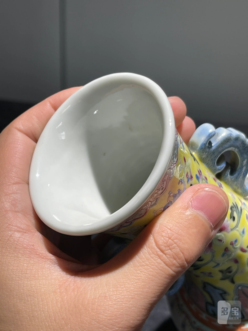 民国 粉彩婴戏纹双耳瓶一对 - 图10